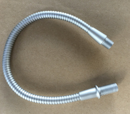 El tubo flexible de la lámpara del cobre del hardware del tubo del cuello de cisne del metal que moldeaba galvanizó